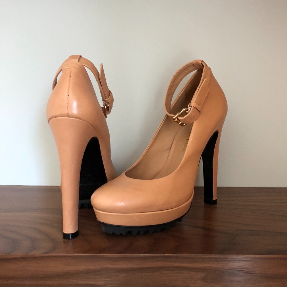 Pour La Victoire Heels - Picture 2 of 5